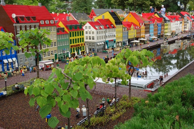 La quartier Nyhavn de Copenhague en Lego